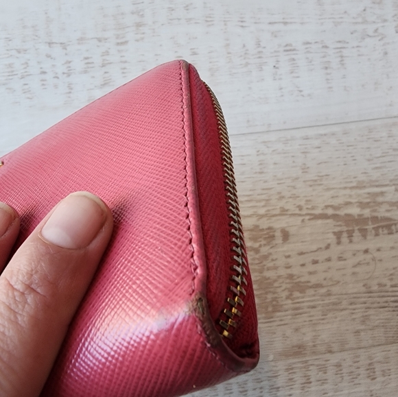 Prada Wallet - Picture 9 of 16